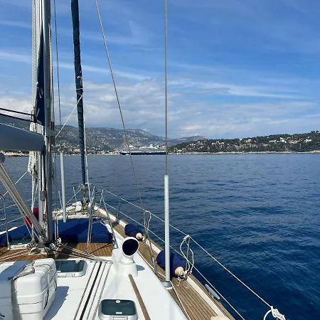 Úszó hotel La Vela Di Nello San Remo